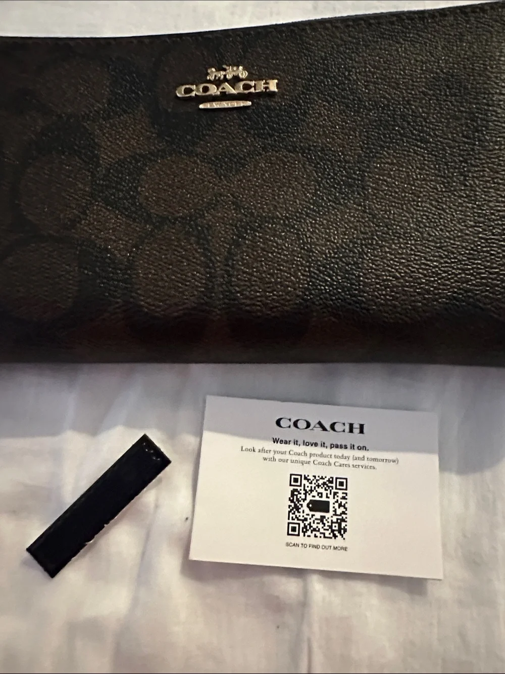 Coach Signature Canvas Zip Wallet in Brown